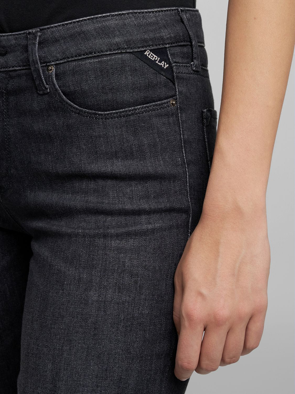 RPW56WL2V_RPBLK099C_5_1761536150000