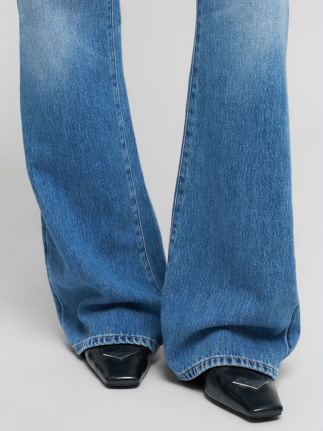 RPW56WL8Y_RPBLU009_6_1762403517000